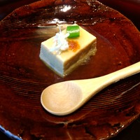 はれや別邸 - まずは蟹味噌豆腐から