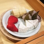 串かつ あーぼん - デザート串のネタ　バナナ､桜餅､カマンベールチーズ､苺