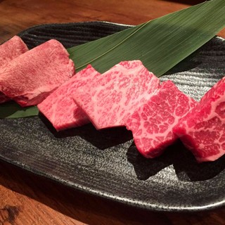 [Most popular] Assortment of 4 types of specially selected Japanese beef