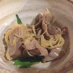 呑み喰い処 一久 - 砂肝のしょうが煮　480円。