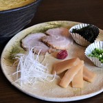 中華そば店 遠州 - 塩彩そば（葉ねぎは子供分）