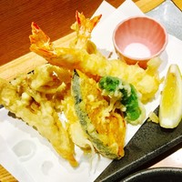 手打ちそば 大石 - 天ぷら。海老×2、キス、ししとう、カボチャ、舞茸と、全て美味しく頂きました。