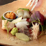 Assortment of six types of sashimi