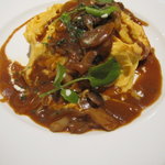 アバ - オムライスとハッシュドビーフソース 1150円 742kcal