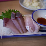 大衆酒場 晩杯屋 - ブリ刺し～☆