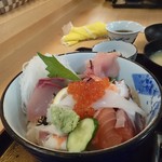 漁 - 海鮮丼アップ