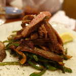 月泉 - 牛タンの青椒肉絲