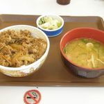 Sukiya - 牛丼(並盛)とん汁おしんこセット 490円 期間限定90円引き