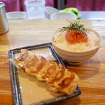 二代目 白神 - 一口餃子…280円、明太子ご飯…150円