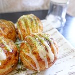 なんば一番 - 料理写真:2017年6月　たこ焼き岩塩6個。塩で食べるタコ焼きです(^^)