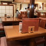 一八寿し - 店内の雰囲気