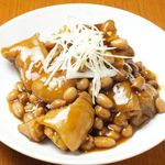 Special soy sauce stew of pork feet and peanuts