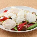 Stir-fried scallops and squid with salt flavor