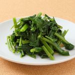 Stir-fried water spinach with refreshing garlic flavor