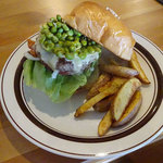BELLOWS BURGER - 枝豆のフリットとモッツァレラチーズのハンバーガー1380円税込