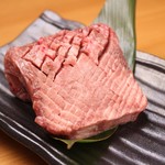 隠れ家焼肉dining あんじゅ - 奇跡の大判タン塩