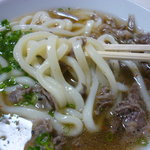 Udon Kameya - 肉うどん（麺はこんな感じ）