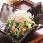 素材屋 - 【旬の味わい】根三つ葉と生利節の山葵和え　399円