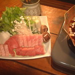 浅草一文 - 料理写真:長崎・壱岐の生本マグロのかまトロで作った極上江戸ねぎま鍋