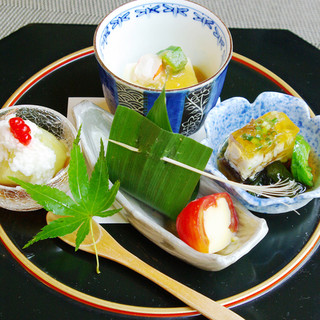 A restaurant that has been in business for over 180 years, where you can casually enjoy authentic kaiseki cuisine.