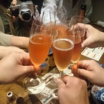 熊の焼鳥106 - ピンクのフェッラーリで乾杯！