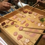 熊の焼鳥106 - 鶏刺し２５種　さぁどれから食べようかな　