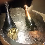 熊の焼鳥106 - 泡をガッツリ冷やしてます　FERRAI ROSE(伊)とVALDO ORIGINE Vino Spumante Brut(伊）