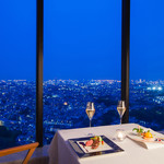 トップ オブ ヨコハマ 鉄板焼＆ダイニング - 料理写真:テーブル席より横浜の夜景を