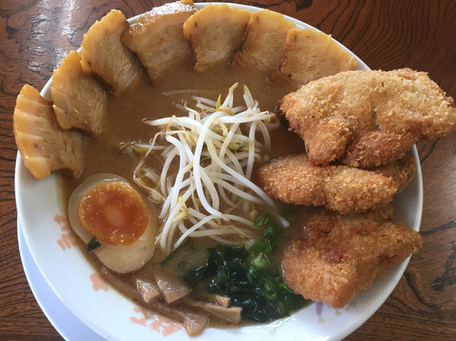 高知県名物？ 味噌かつラーメン‼ [食べログまとめ]