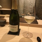 寿司つばさ - シャンパーニュで乾杯。ペルトワ・モリゼ ブラン・ド・ブラン ブリュット 