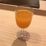 寿司つばさ - 生搾りの蜜柑ジュース