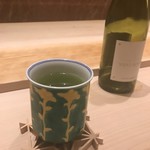 寿司 竹本 - お茶で一休憩、奥はルノー・ボワイエ　サンロマン　ブラン　2014