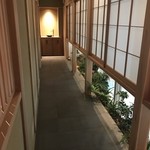 寿司つばさ - 店内：お茶のお香の良い香りがしていました。