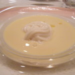 French Ryori Bonakyu - スウィートコーンの冷製ポタージュコンソメスープのムースを添えて