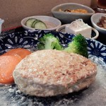 夢や - 「鶏ひき肉の煮込みハンバーグ」