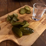 肉とワイン 肉バル ECRAN - ピクルス  味三種 