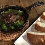 肉とワイン 肉バル ECRAN - バケット１枚 20円