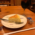 お天気屋喫茶店 - チーズケーキとアイスコーヒー