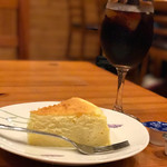 お天気屋喫茶店 - トップフォト チーズケーキにアイスコーヒー