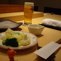 鮨 天川 - 温野菜とビール、おいしそうにうつせたかなあ