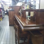 鶴亀 - カウンター席(2017年3月31日撮影)