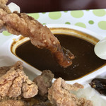 Agedoushuhari - せせりをカレーを付けて（お洒落に）食べる