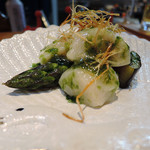 明道町中国菜 一星 - さっと火を通した半生ホタテ、泉州水茄子、アスパラ、浜松産生海苔ソース