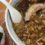 ラーメン専門店 まるたや - 勿論、いつもの安心安定マイアイテムで5馬力UP。
米軍のレンジャーは伝統で携帯火器は自ら選べるそうだ。
俺にとって妻のおにぎりはM-16さ。デュークと呼んで貰っても差し支えない。背後にまわるなよ。
