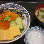 ときわ - いくら丼 880円