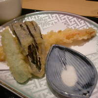 豆富料理と吟醸せいろ蒸し 八かく庵 大阪ステーションシティ店 - 天ぷら(えび、ししとう、なす)