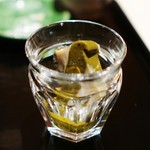 にい留 - 伊勢の鮑に肝ソースをかけて