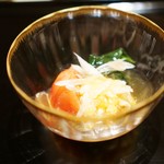 にい留 - 金時草、渡り蟹、トマト、酢のジュレ