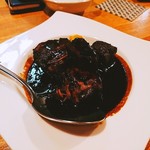 燗恥&美酒 休処 ふみや - ふみや名物、黒い豚角煮！