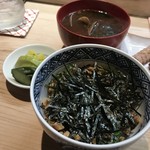 たこつぼ - ひつむし、浅利の赤出汁、香の物